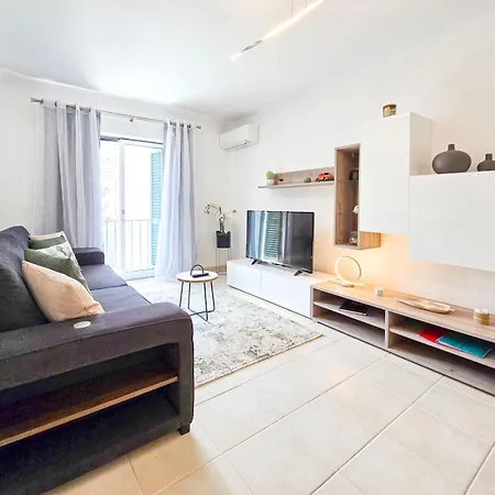 Rocha Justar Apartment