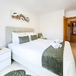 Rocha Justar Apartamento