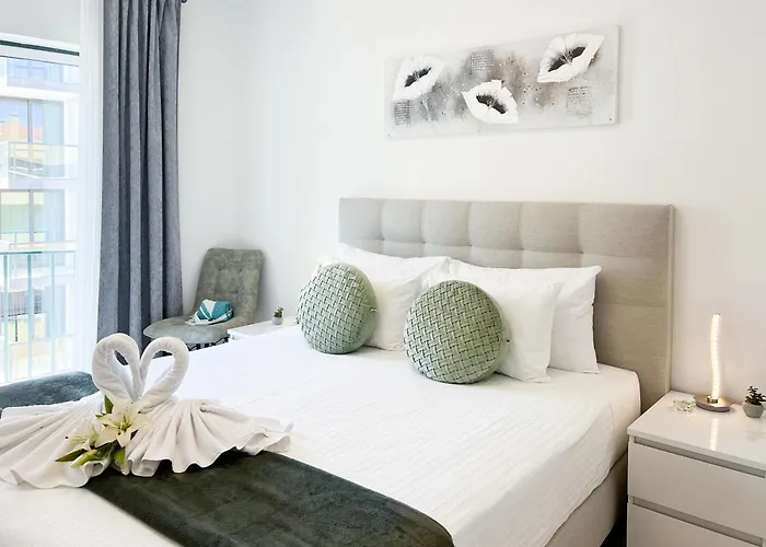 Rocha Justar Apartamento *